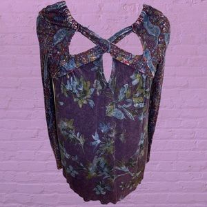 🔮 “Gimmicks” by BKE Purple Long Sleeve Blouse with Front & Back Cutouts 🍂